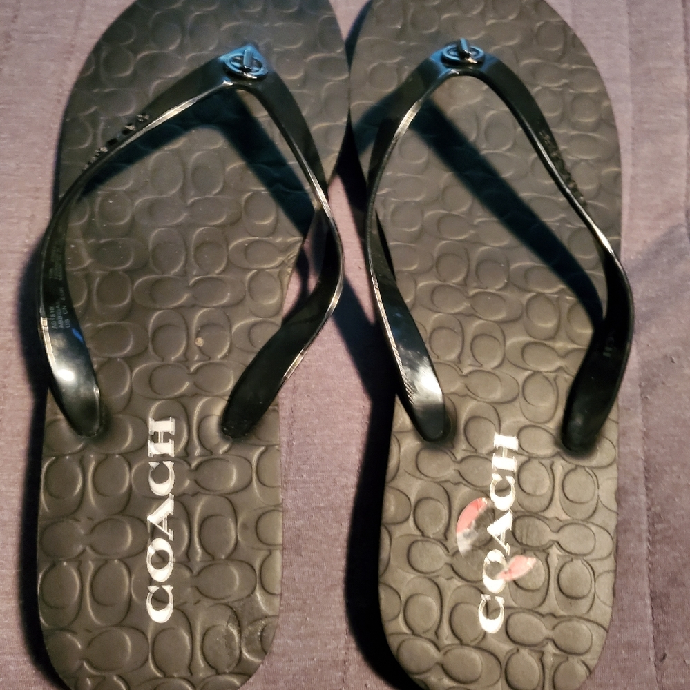 Coach flip flop.New never worn price tag sticker.